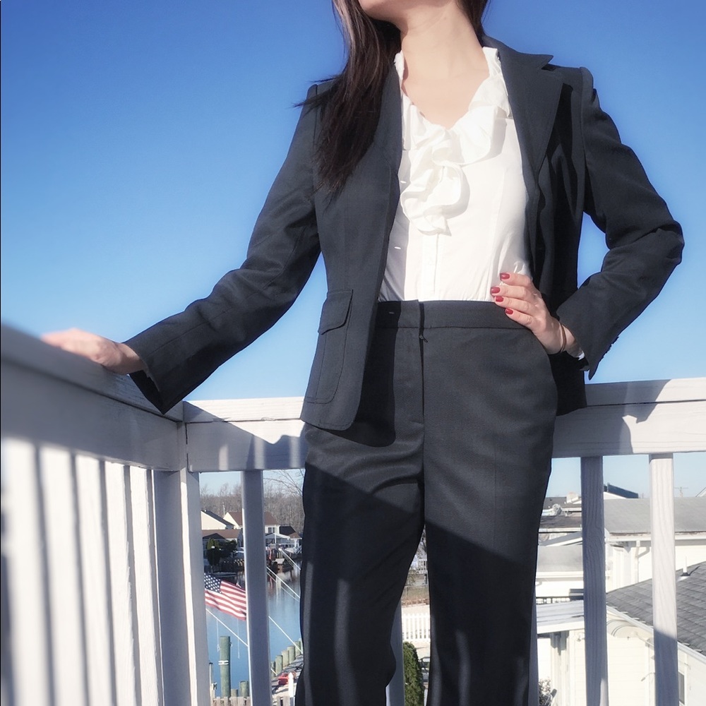 Calvin Klein Suit, $129 2-Piece Pant Suit Size 8 R